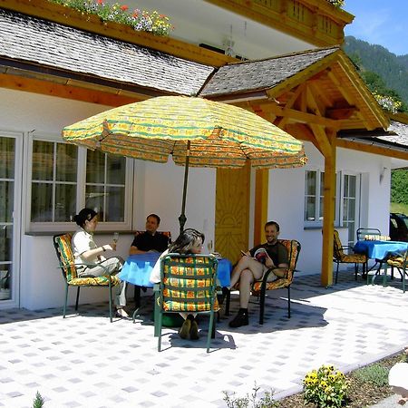 Haus Muntschnei Apartment Sankt Gallenkirch Bagian luar foto