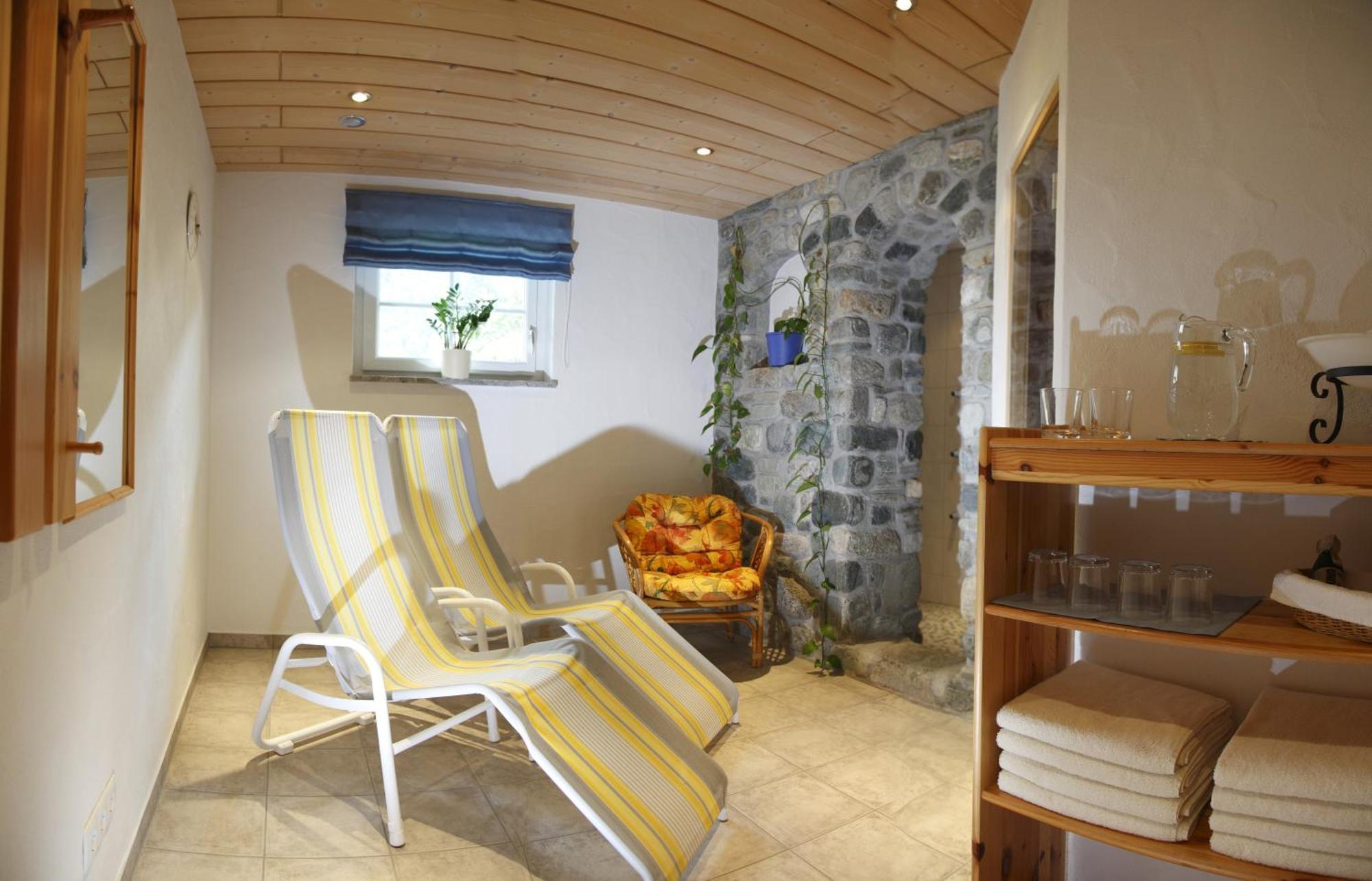 Haus Muntschnei Apartment Sankt Gallenkirch Bagian luar foto