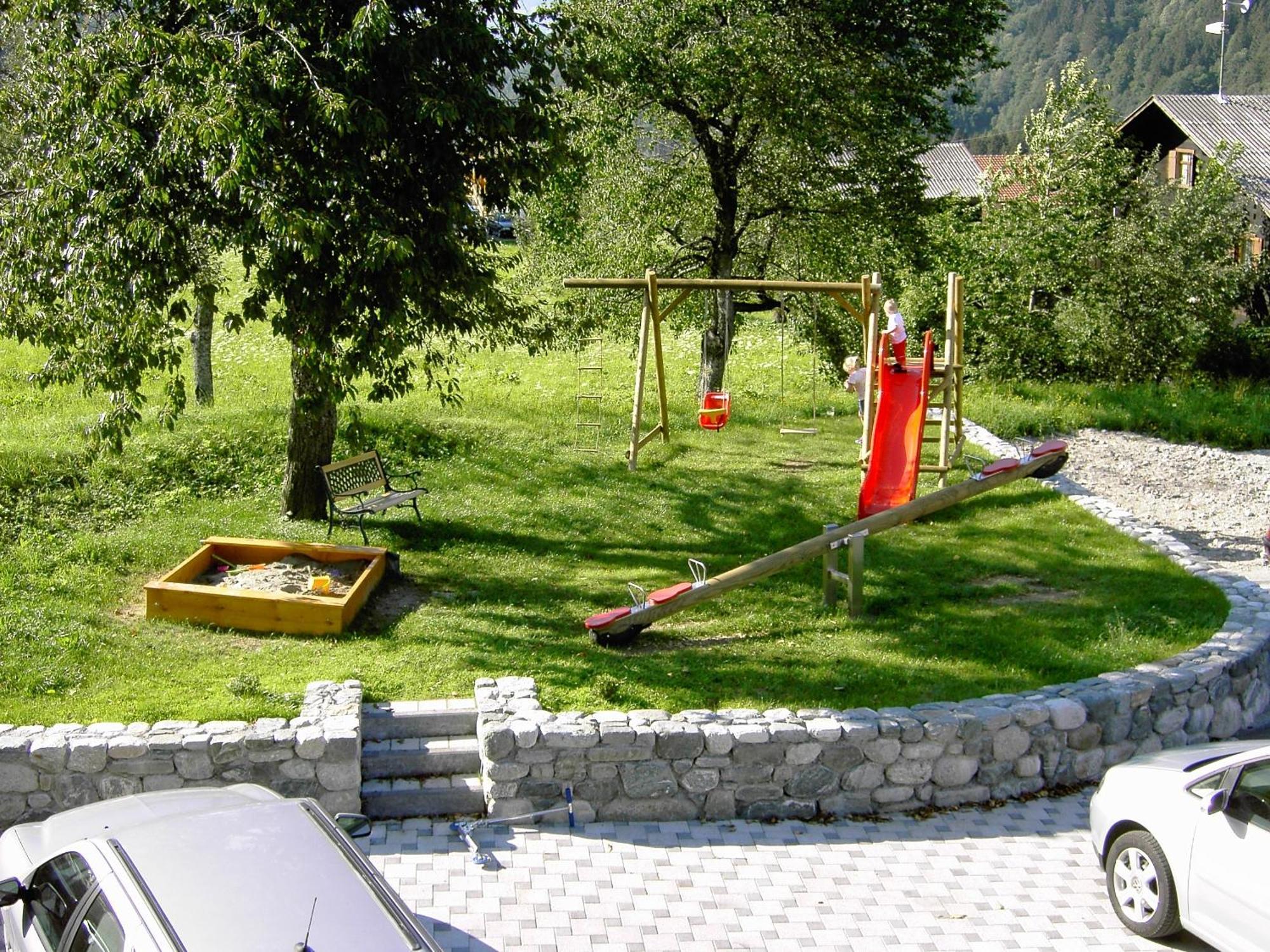 Haus Muntschnei Apartment Sankt Gallenkirch Bagian luar foto
